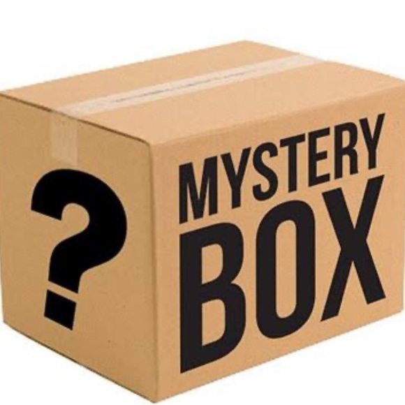 4-4.5 Lb Mystery Box of L & XL Women’s Clothing - Picture 2 of 4